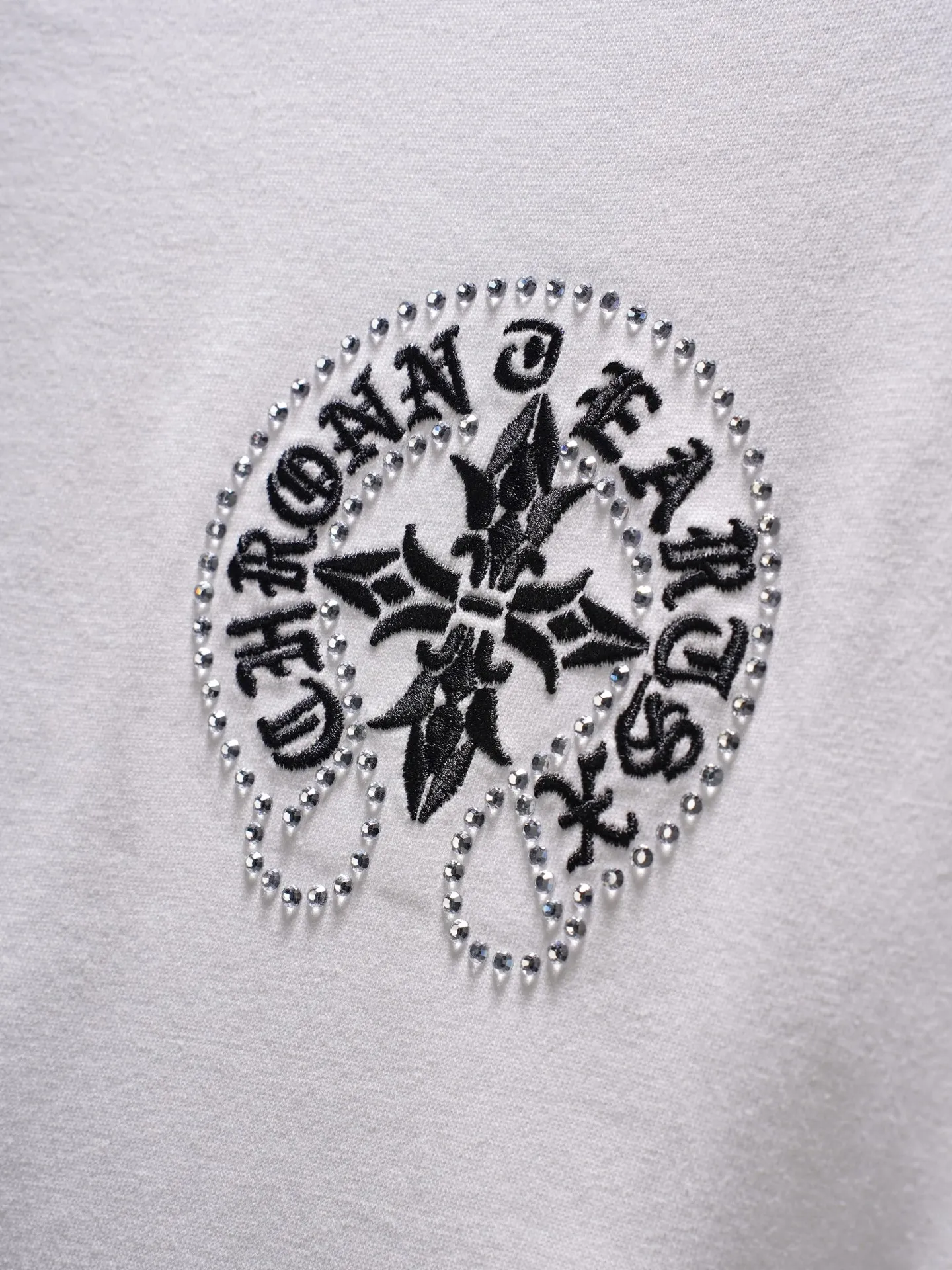 100 Chtome Hearta/ T g， ， 。 Same Style , 。 ， Series， 。 ! ， ， 。 ， ， ， ， ！ ， ，Breathable ， ， ， ， ！ ：Black、White Size：S-XL